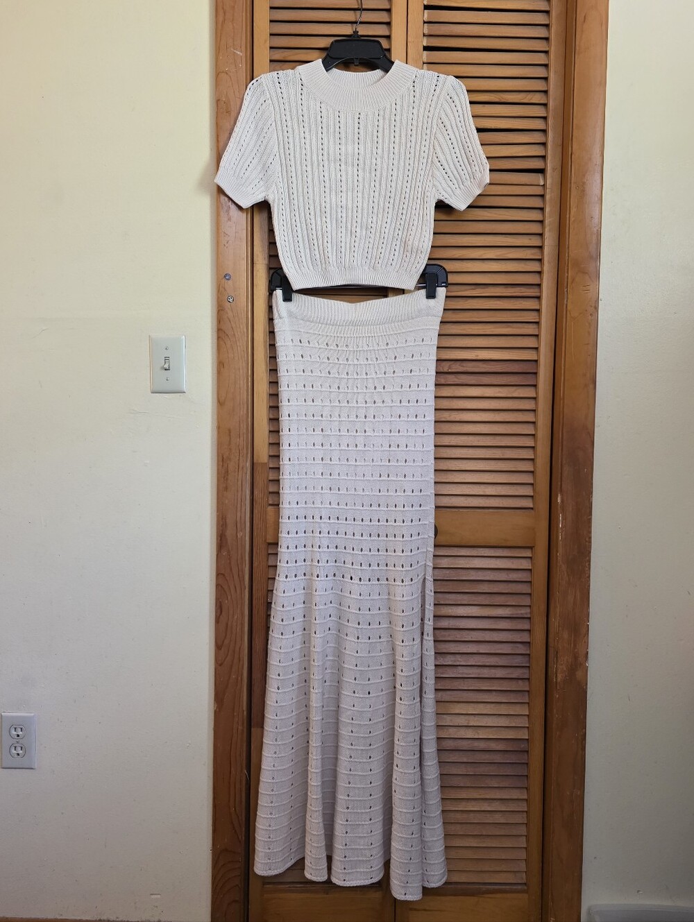 EUC Mable Crotchet Cropped Sweater and Maxi Flared Skirt Size Small